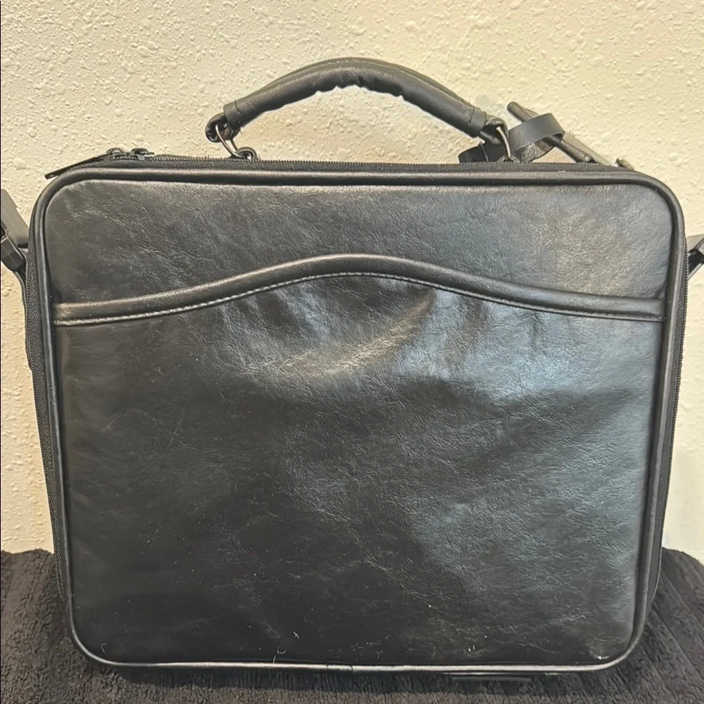 Black Leather Laptop Bag with Sturdy Handle and Flap Closure